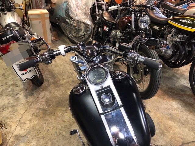 ハーレーFXSTソフテイルのハンドル周りとライディングポジションの視点